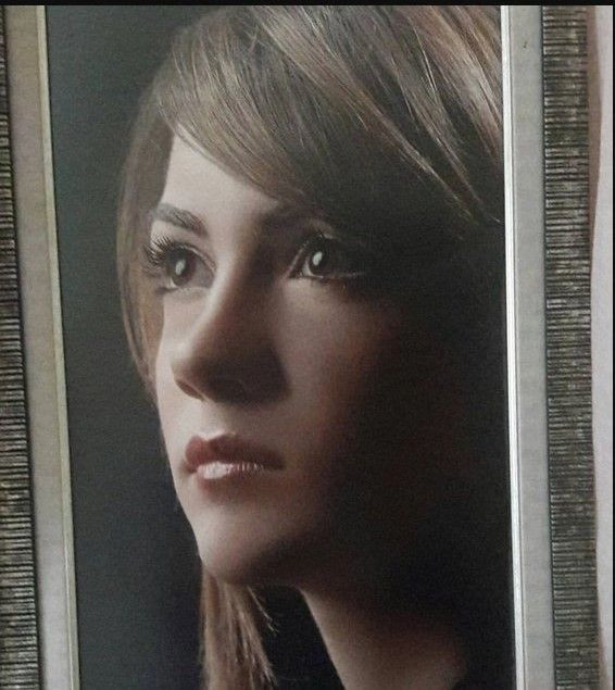 Burcu Özberk Estetiksiz De Şaşırttı! Oyuncu Burcu Özberk'in Eski Halin Görenler Yorum Yağdırdı - Sayfa 14