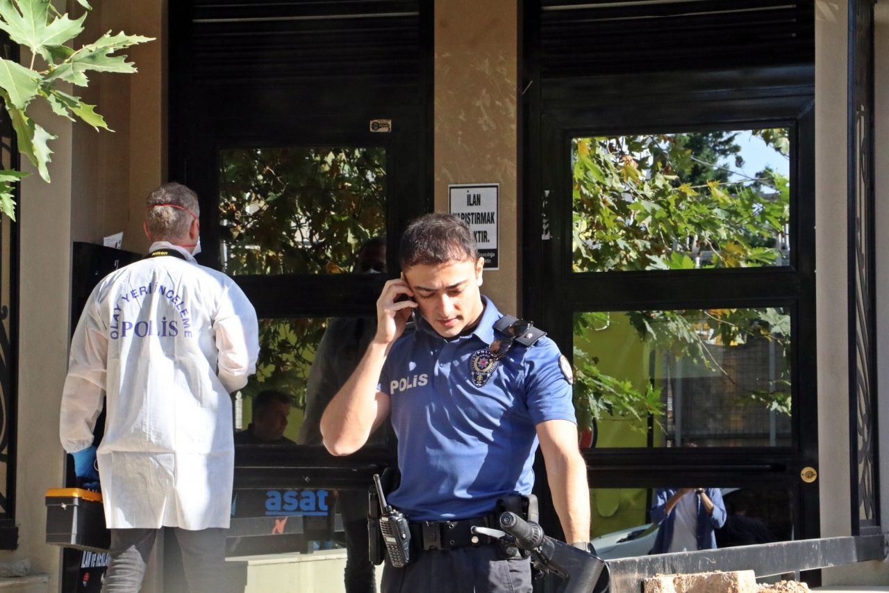 Öğretmeninin evinde sır ölüm! Üst kısmı çıplak, kıyafetleri ıslak bulundu... - Sayfa 5