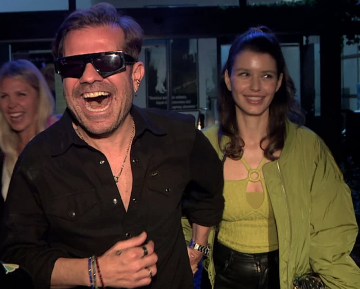 Kenan Doğulu da erkeklerde ojeli tırnak akımına uydu - Sayfa 5