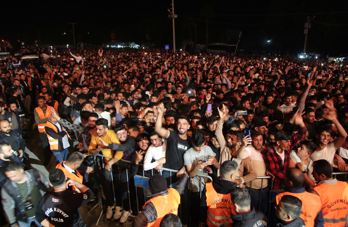120 bin kişi Mustafa Sandal'ı canlı dinledi! ''Hayal etsem, böyle bir etkinlik olacağı aklıma gelmezdi'' - Sayfa 21