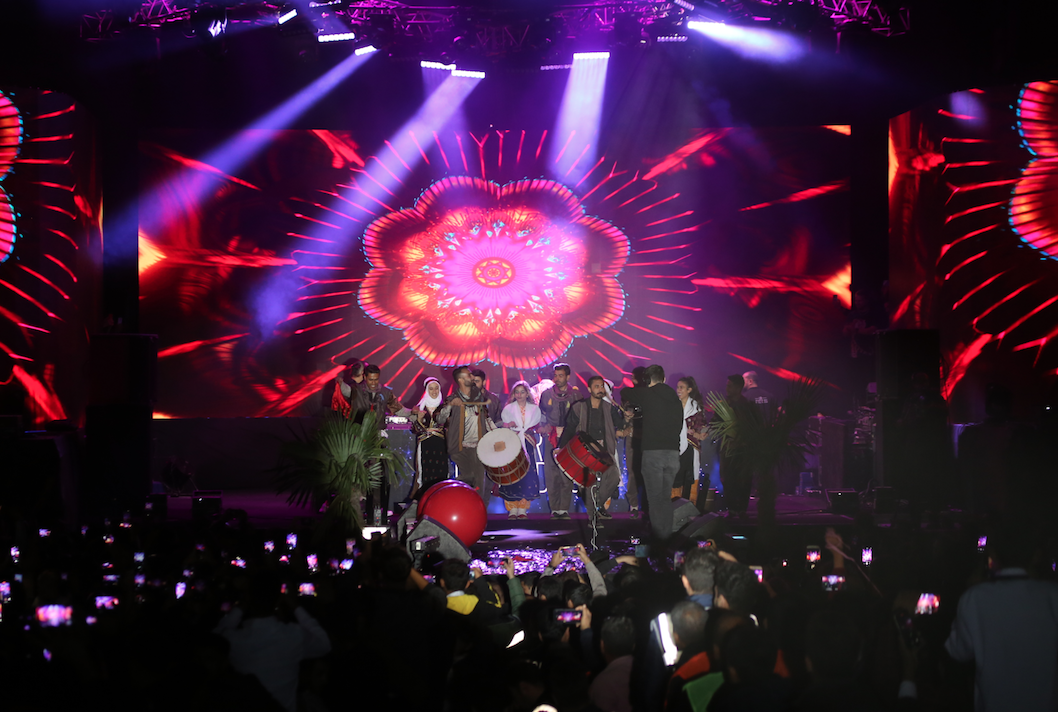 120 bin kişi Mustafa Sandal'ı canlı dinledi! ''Hayal etsem, böyle bir etkinlik olacağı aklıma gelmezdi'' - Sayfa 13