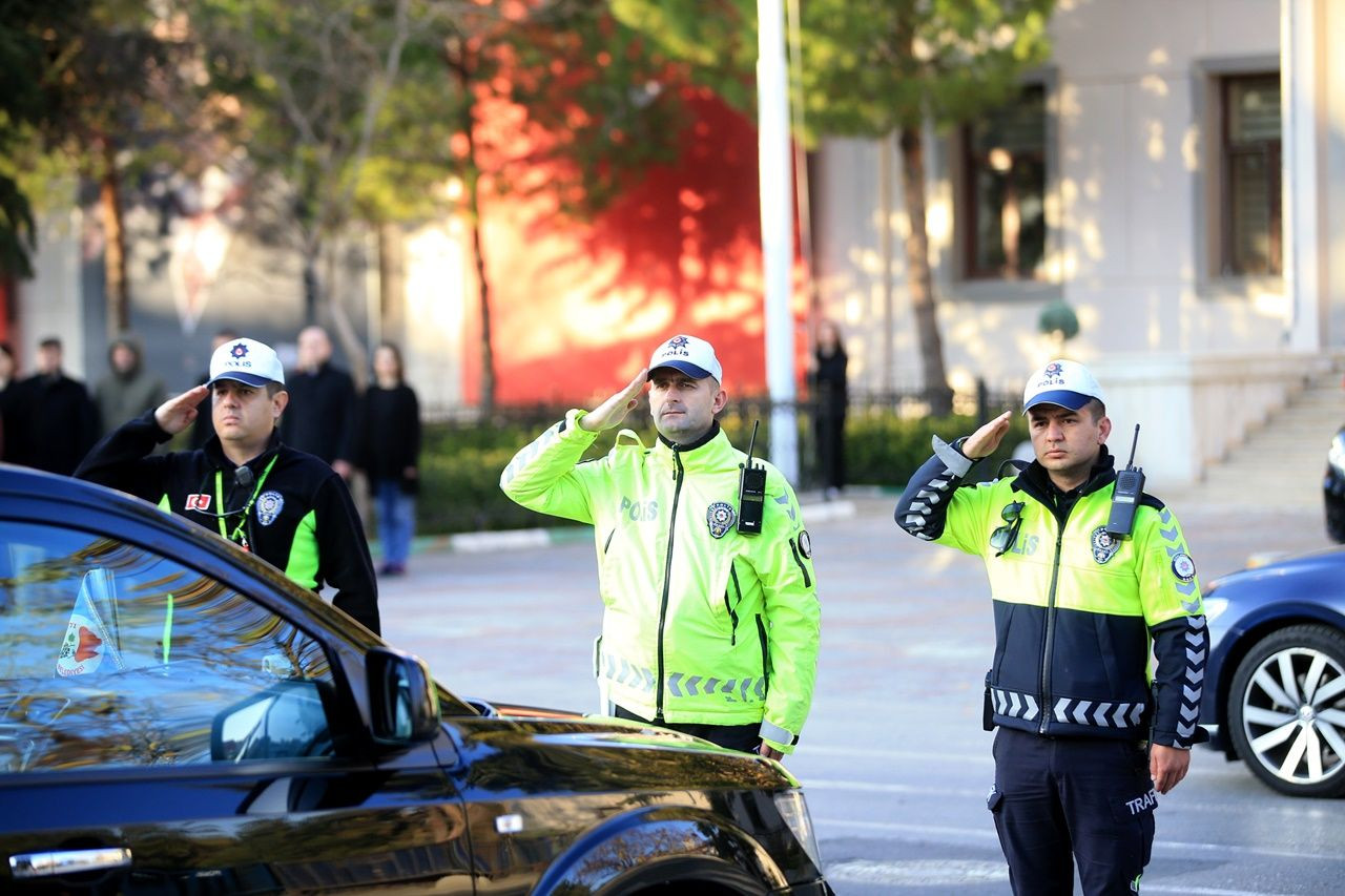 Atatürk'ün ebediyete intikalinin 84. yılında tüm yurtta saygı duruşu yapıldı - Sayfa 5