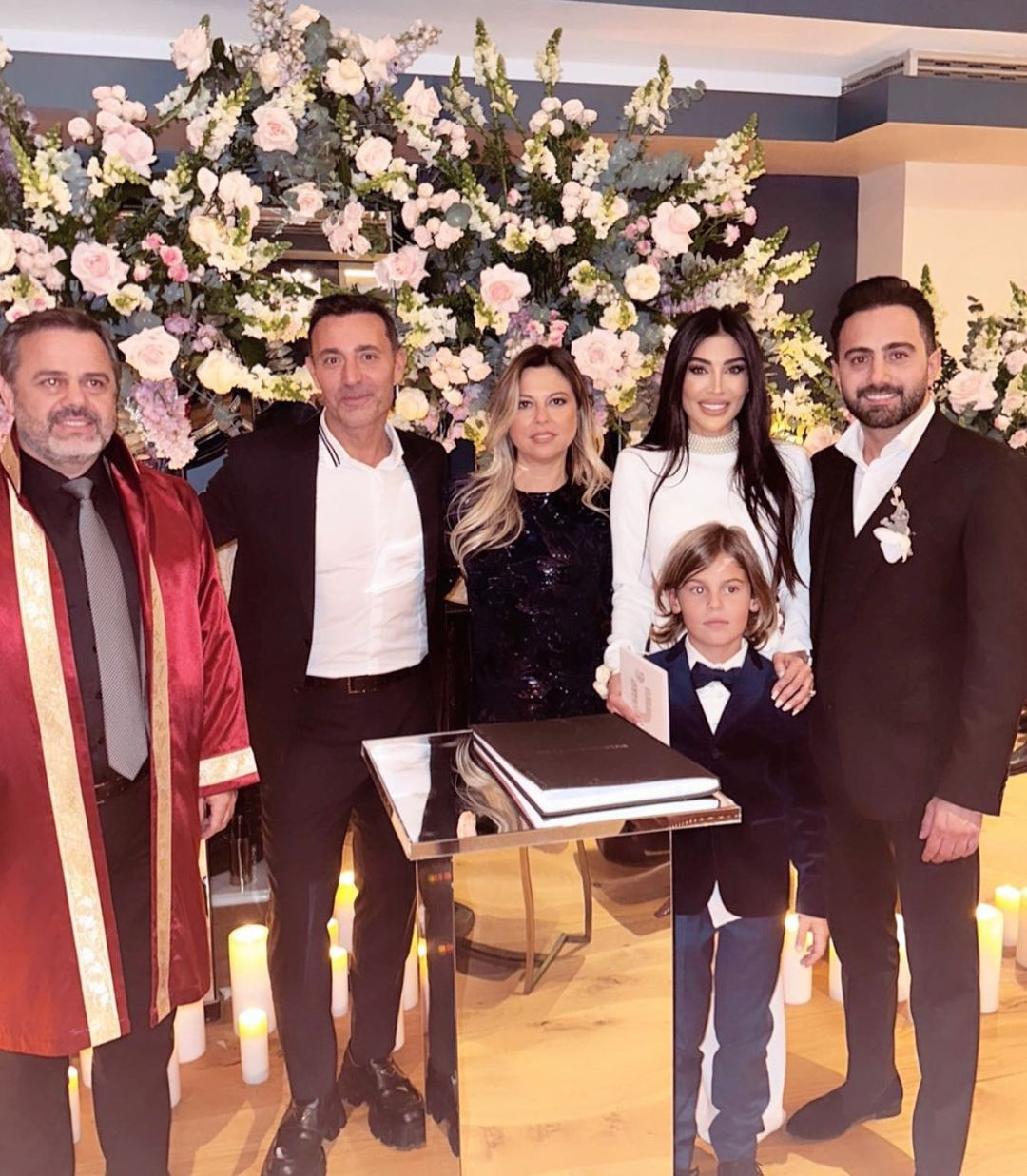 Melis Sütşurup'un kardeşi Simge Sütşurup dünyaevine girdi! Nikah şahidi Mustafa Sandal oldu - Sayfa 5