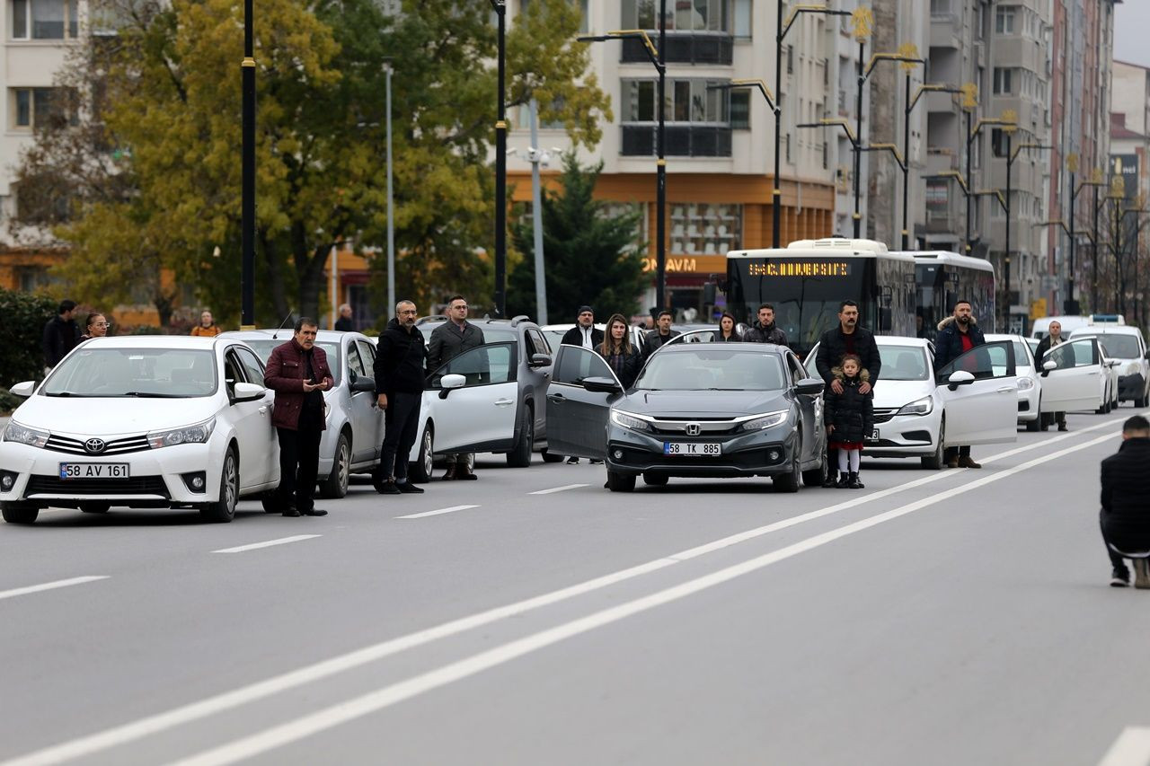Atatürk'ün ebediyete intikalinin 84. yılında tüm yurtta saygı duruşu yapıldı - Sayfa 9
