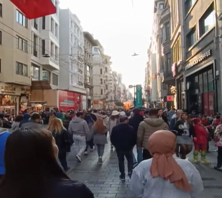 Taksim'de patlama! İşte olay yerinden ilk görüntüler - Sayfa 8