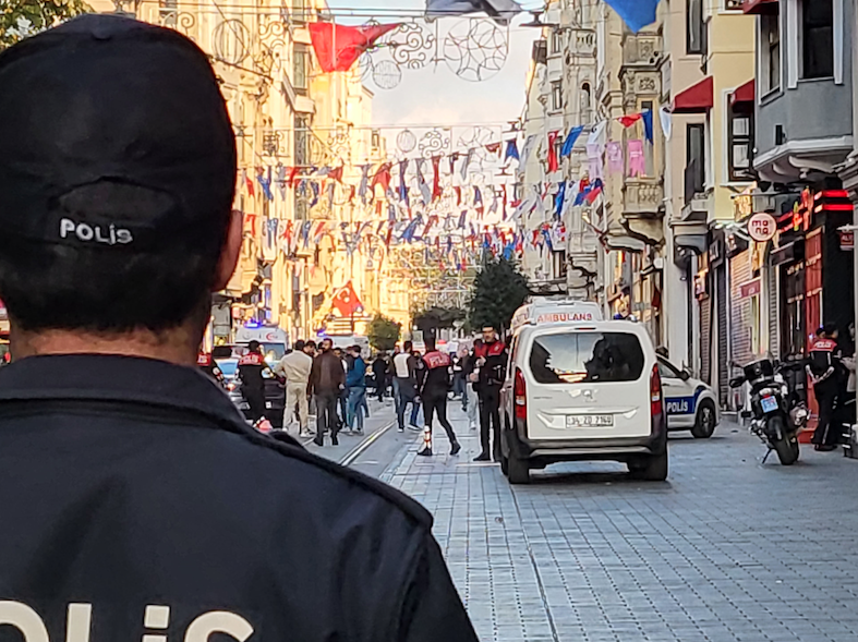 Taksim'de patlama! İşte olay yerinden ilk görüntüler - Sayfa 11
