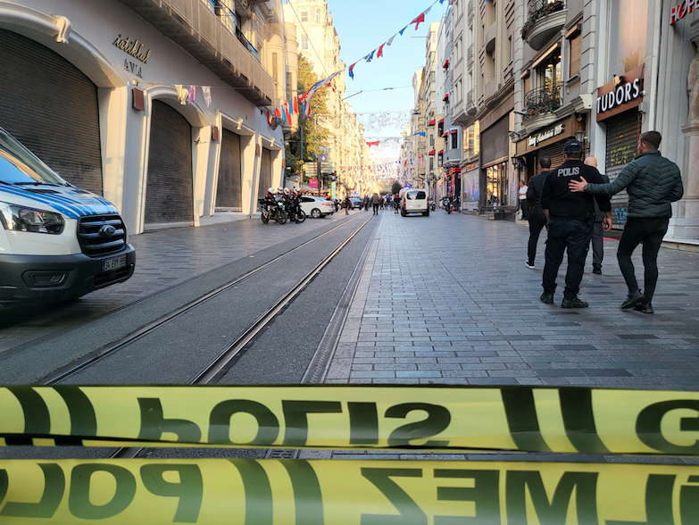 Taksim'de patlama! İşte olay yerinden ilk görüntüler - Sayfa 9