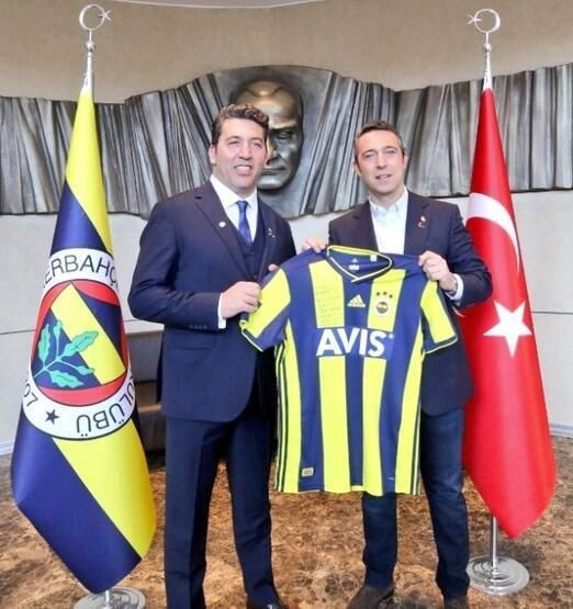 Oyuncu, şarkıcı, manken... Bakın hangi takımı tutuyorlar... - Sayfa 18