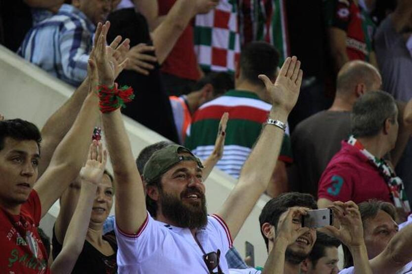 Oyuncu, şarkıcı, manken... Bakın hangi takımı tutuyorlar... - Sayfa 46