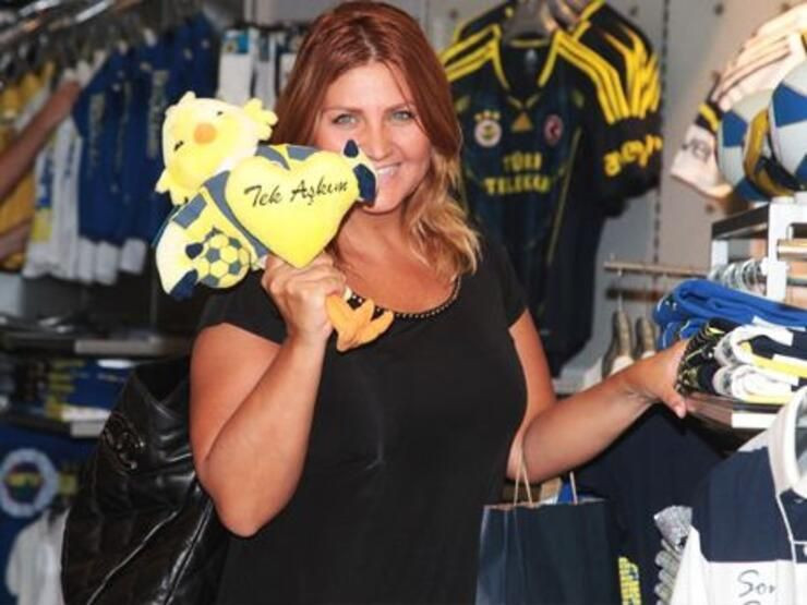 Oyuncu, şarkıcı, manken... Bakın hangi takımı tutuyorlar... - Sayfa 81