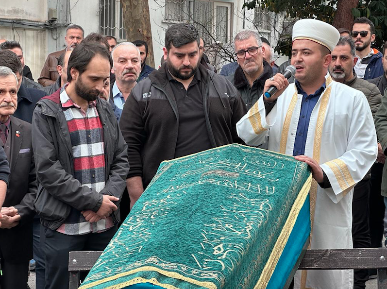 Amasya'daki kazada hayatını kaybeden tiyatro organizatörü Özgür Karataş gözyaşları içinde toprağa verildi - Sayfa 6