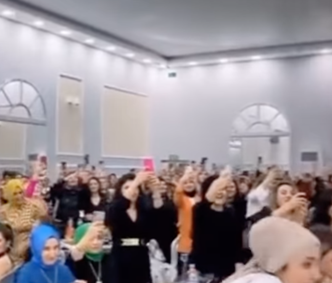 Gebze’de eşcinsel kişinin kadınlarla eğlencesi tepki çekti - Sayfa 6