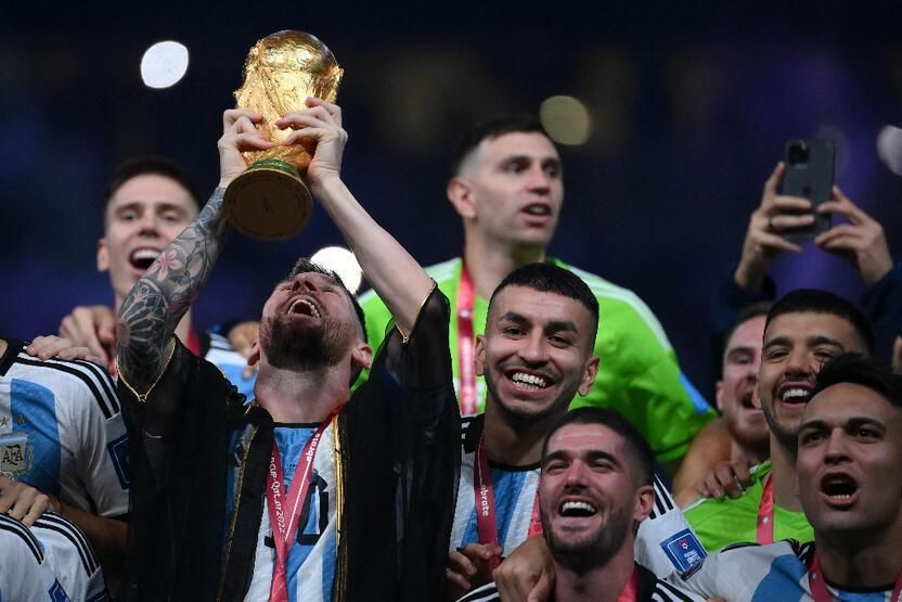 Katar'da ilginç seremoni! İşte Lionel Messi Dünya Kupası'nı böyle aldı... - Sayfa 7