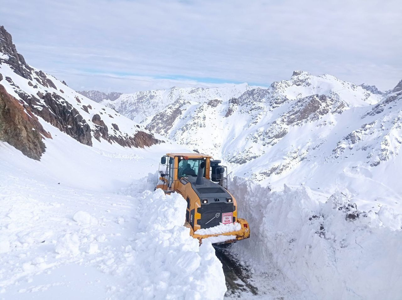 Türkiye beyaza büründü! Kardan tüneller açıldı... - Sayfa 12