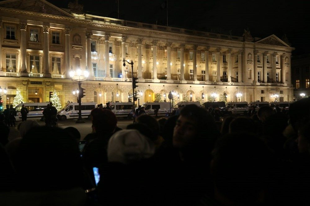 Paris yanıyor! Fransızlar milli takımlarını 50 bin kişiyle karşıladı - Sayfa 20