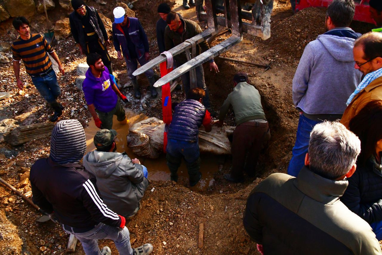 Kütahya'da heyecanlandıran keşif! 'Eros', 'Dionysos' ve 'Herakles' heykel başları bulundu - Sayfa 7