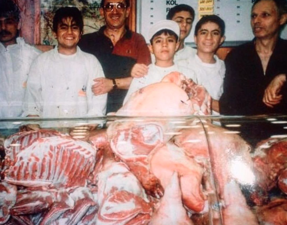 Nusret Gökçe'nin hiç görülmemiş kareleri ortaya çıktı! İşte çocukluk ve gençlik hali - Sayfa 19