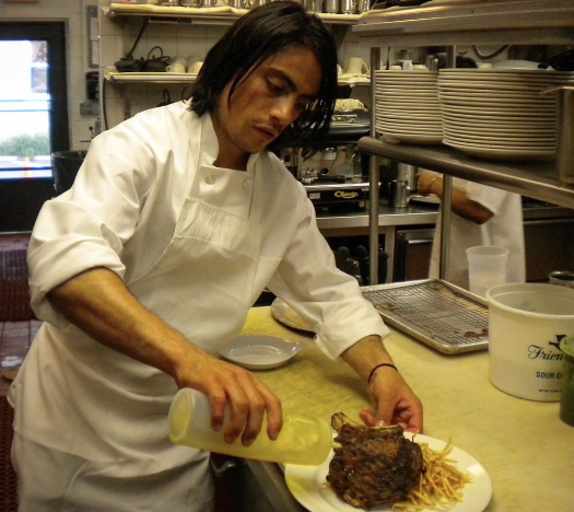 Nusret Gökçe'nin hiç görülmemiş kareleri ortaya çıktı! İşte çocukluk ve gençlik hali - Sayfa 13