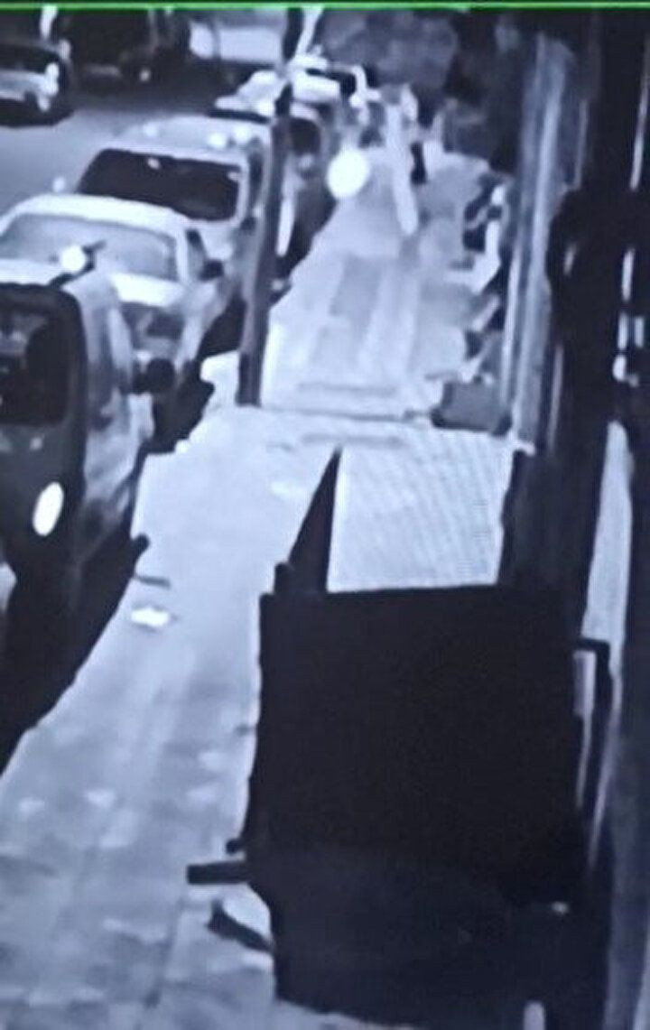 İstanbul'da akılalmaz dehşet: Ölümle tehdit etti dövdü mahalleyi yaktı - Sayfa 15