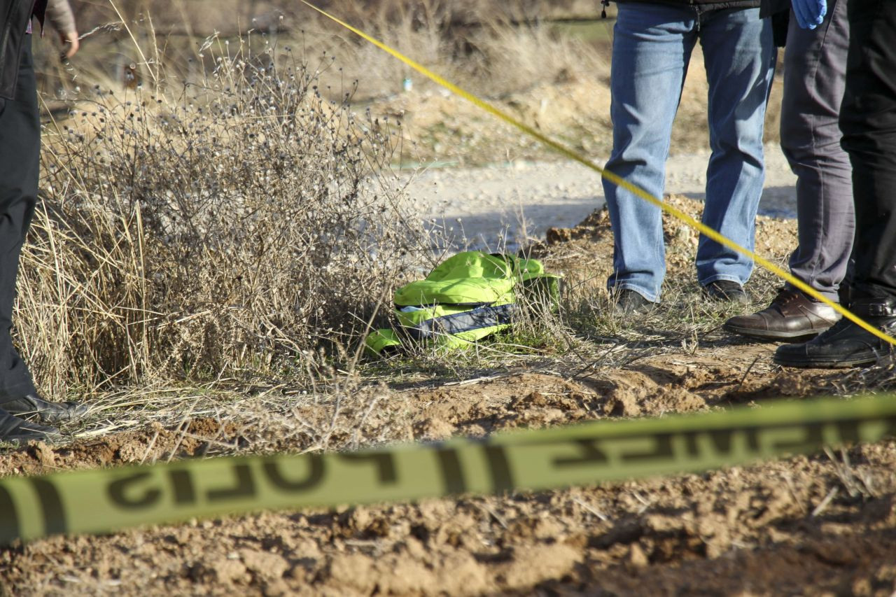 Çantayı açınca kanı dondu! Uşak’ta yürek burkan olay - Sayfa 5