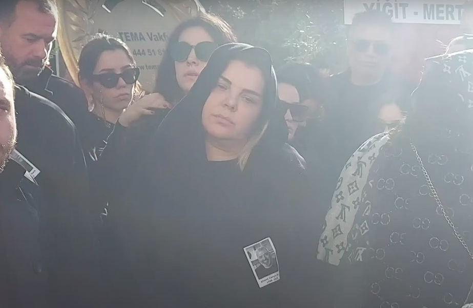 Elif Karlı'nın eşi Cengiz Karlı son yolculuğuna uğurlandı - Sayfa 12