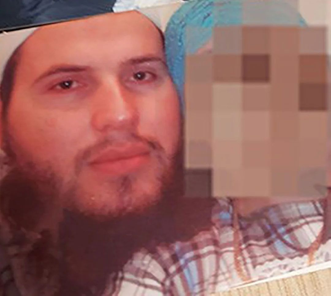 6 yaşında evlendirilen kızdan dikkat çeken 'ünlü radyocu' itirafı: Altınları al kaç dedi, müstehcen pozlar istedi! - Sayfa 6