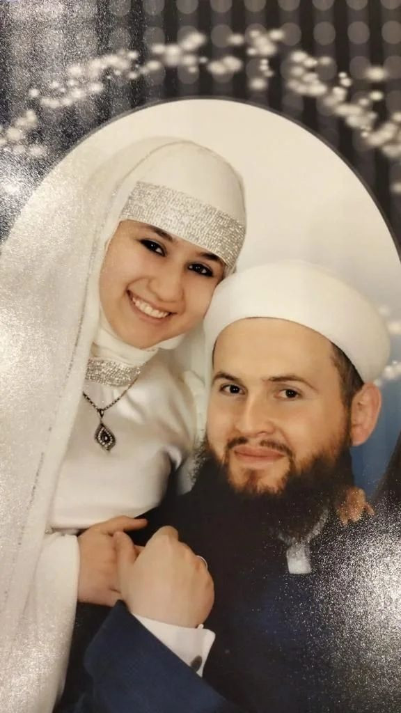 6 yaşında evlendirilen kızdan dikkat çeken 'ünlü radyocu' itirafı: Altınları al kaç dedi, müstehcen pozlar istedi! - Sayfa 11