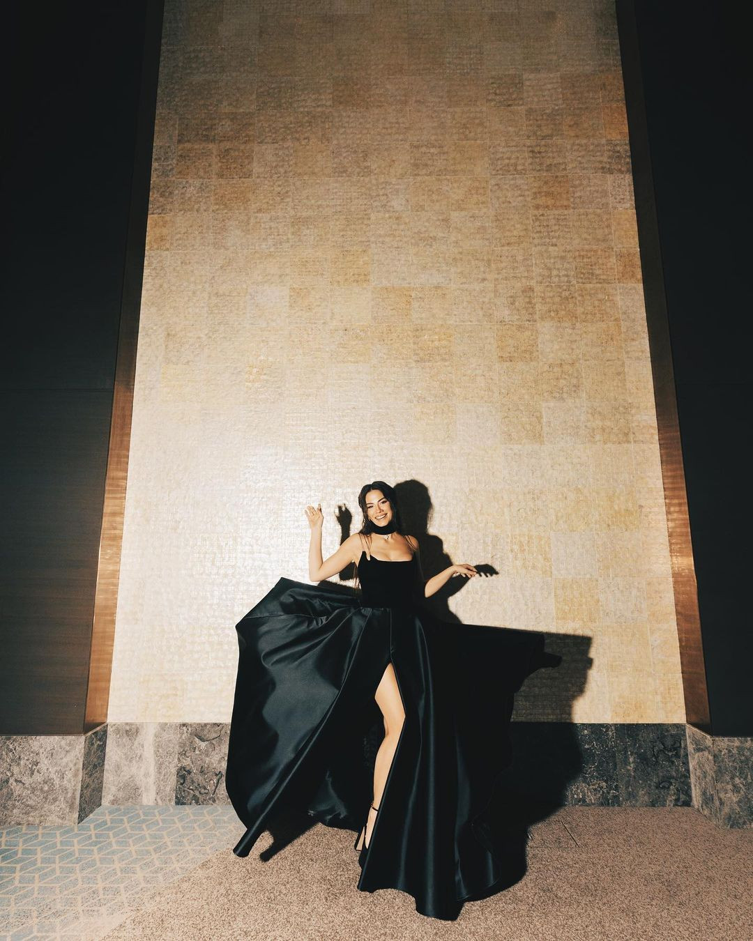 Engin Akyürek ile Demet Özdemir'in uyumlu tarzı ödül törenine damga vurdu - Sayfa 12