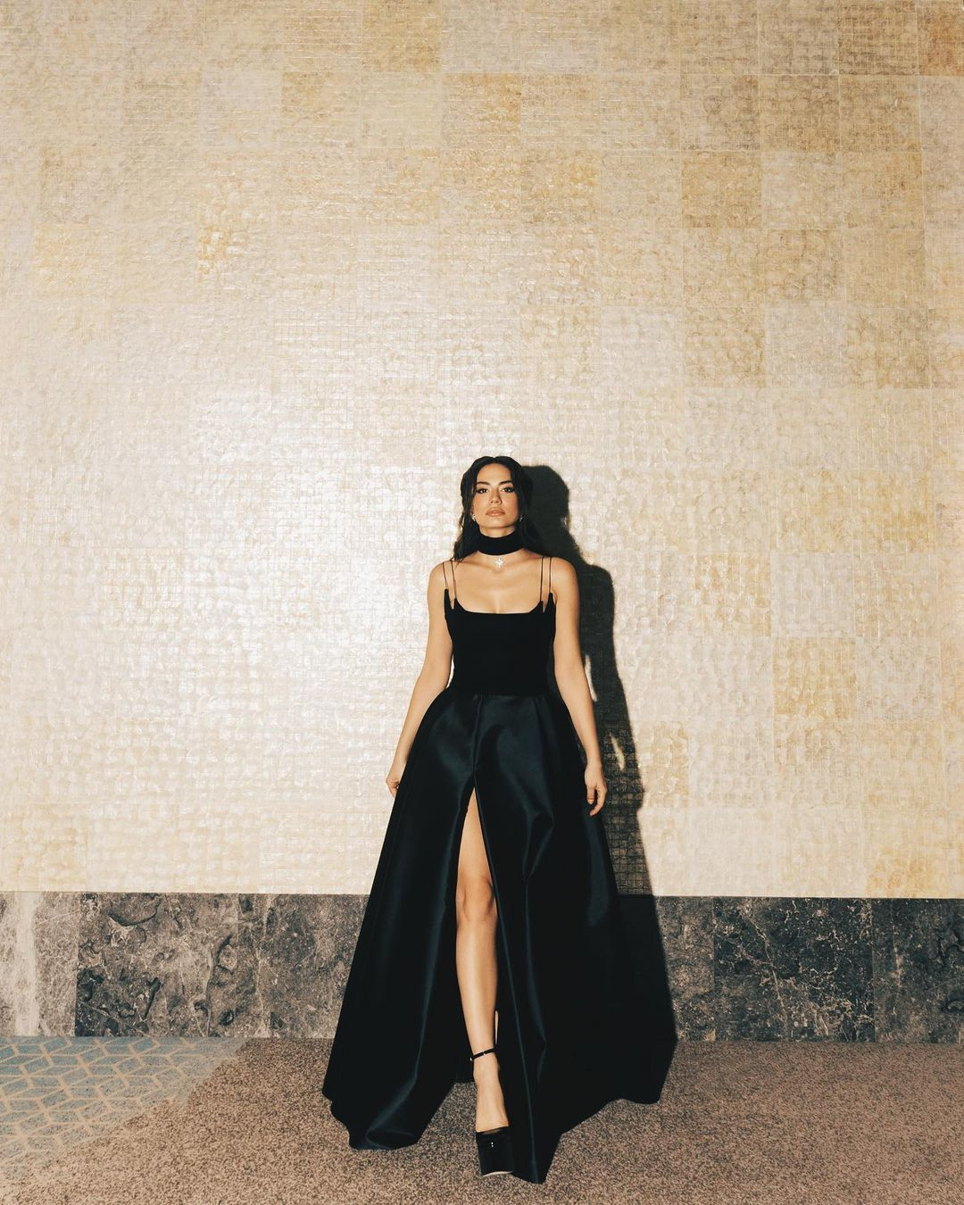 Engin Akyürek ile Demet Özdemir'in uyumlu tarzı ödül törenine damga vurdu - Sayfa 13