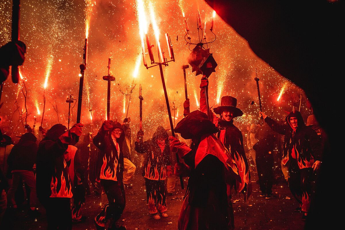 Barselona’da sokaklar kıvılcımlarla renklendi - Sayfa 5