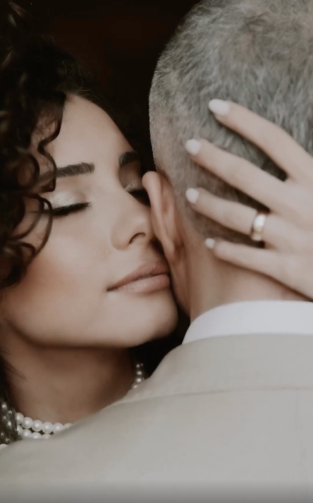 Samar Dadgar ile üçüncü evliliğini yapan Özcan Deniz ikinci kez baba oluyor - Sayfa 9