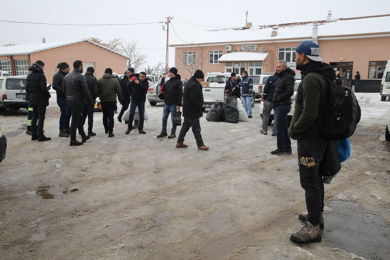 Mehmetçik afet bölgesinde! 17 askeri helikopter deprem bölgesine hareket etti - Sayfa 6