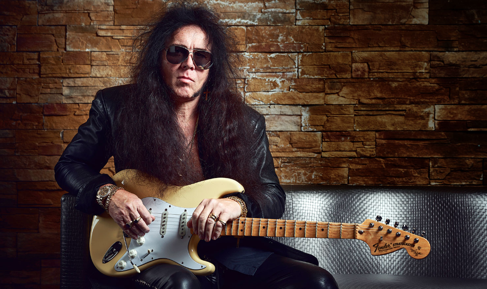 Depremlerin ardından dünyaca ünlü isimlerden Türkiye'ye destek mesajları yağdı - Sayfa 16