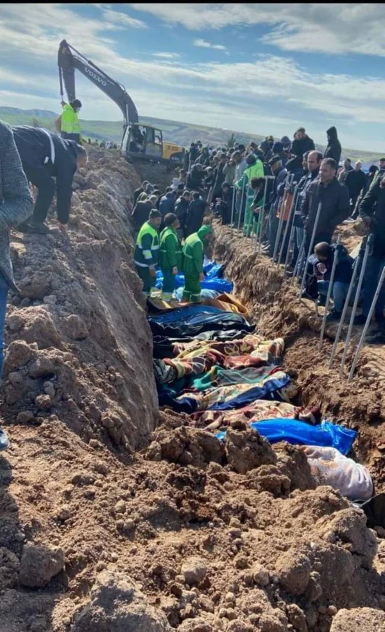 Diyanetten kahreden fetva! Salgın, hastalık, deprem vb. hallerde ihtiyaç duyulduğu takdirde cenazelerin ceset torbasıyla gömülmesi caizdir - Sayfa 5