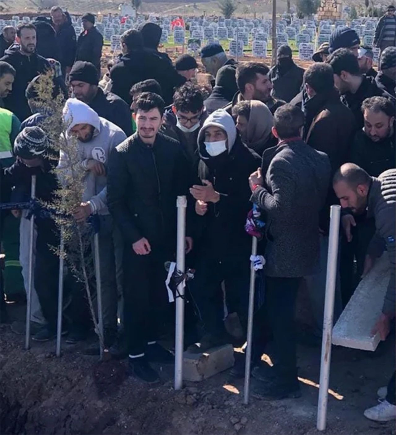 Diyanetten kahreden fetva! Salgın, hastalık, deprem vb. hallerde ihtiyaç duyulduğu takdirde cenazelerin ceset torbasıyla gömülmesi caizdir - Sayfa 6