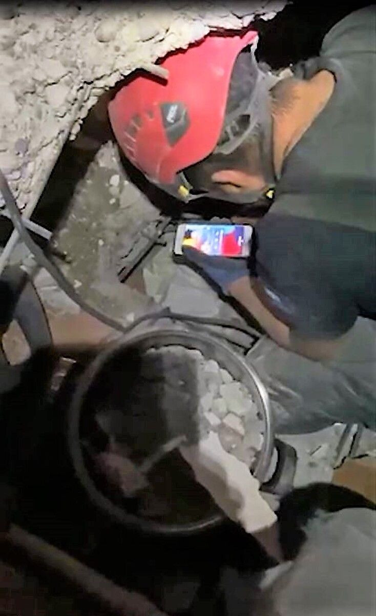 99'uncu saatte enkazdan çıkarılan Ayfer'in ilk isteği Zeynep Bastık'ın şarkısını dinlemek oldu - Sayfa 11