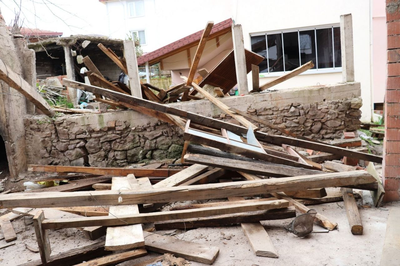 Ordu'da heyelan felaketi! 1,5 metrelik yarıklar oluştu, 3 ev hasar gördü - Sayfa 10