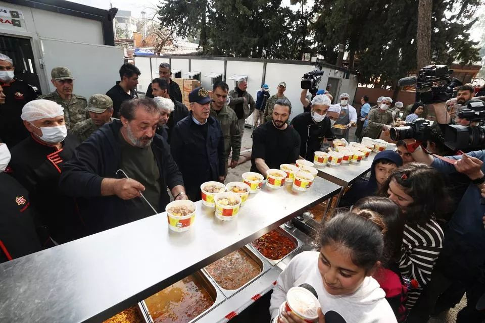 Bakan Akar Hatay'da! Mehmetçik okulunu ve Mehmet Şef'i ziyaret etti - Sayfa 5