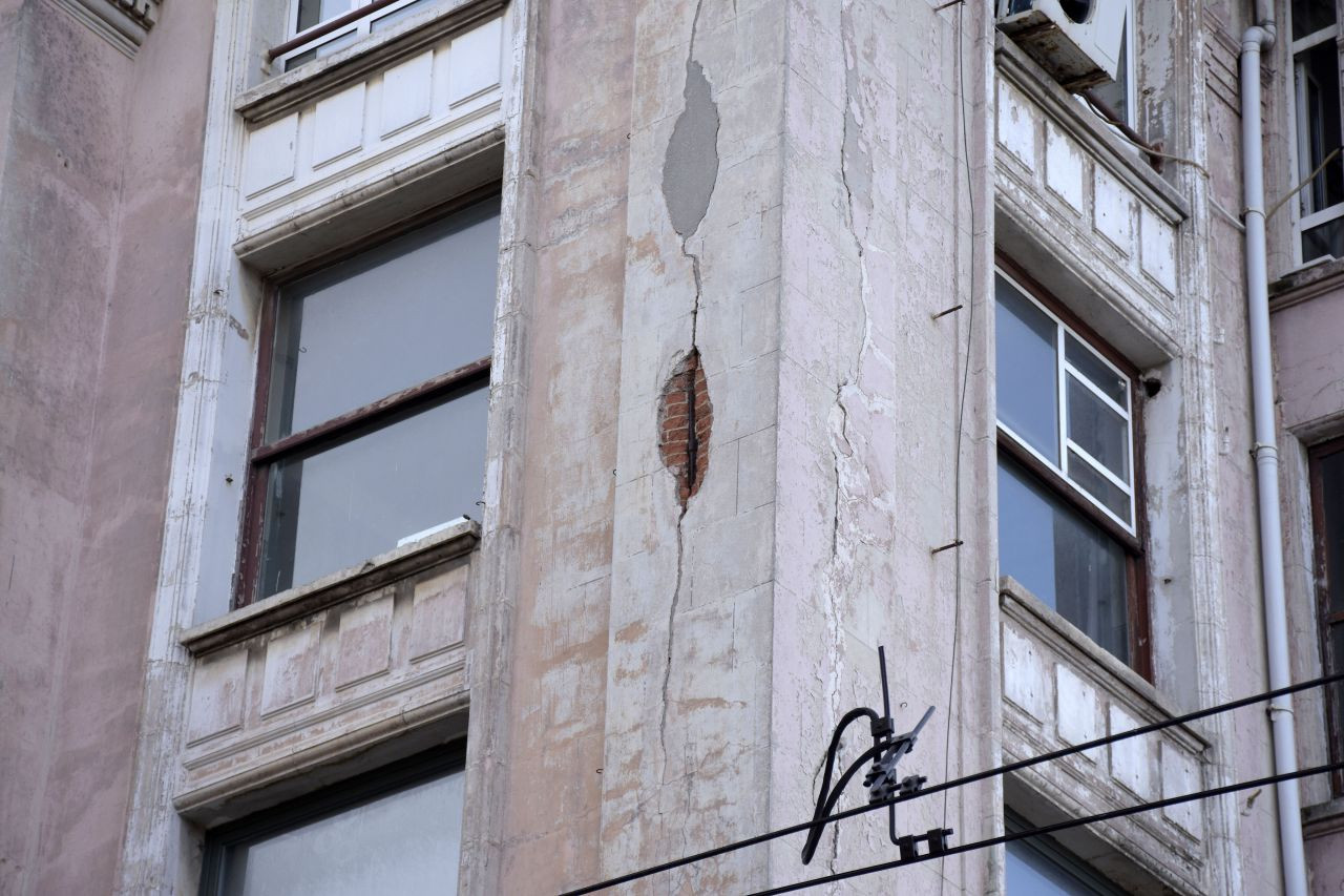 148 yıllık Karaköy metrosunda tedirgin eden görüntü: Kırık ve çatlaklar var - Sayfa 5