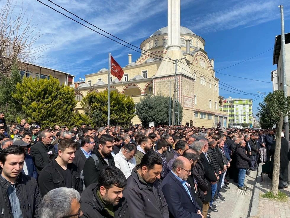 Balayına giden yeni evli çiftin cenazeleri geldi! Damadın dayısının sözleri yürekleri dağladı - Sayfa 7