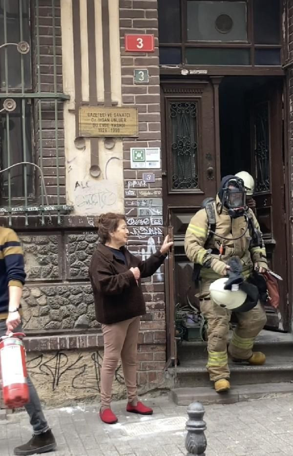 Opera sanatçısı İhsan Ünlüer'in evinde yangın çıktı - Sayfa 5