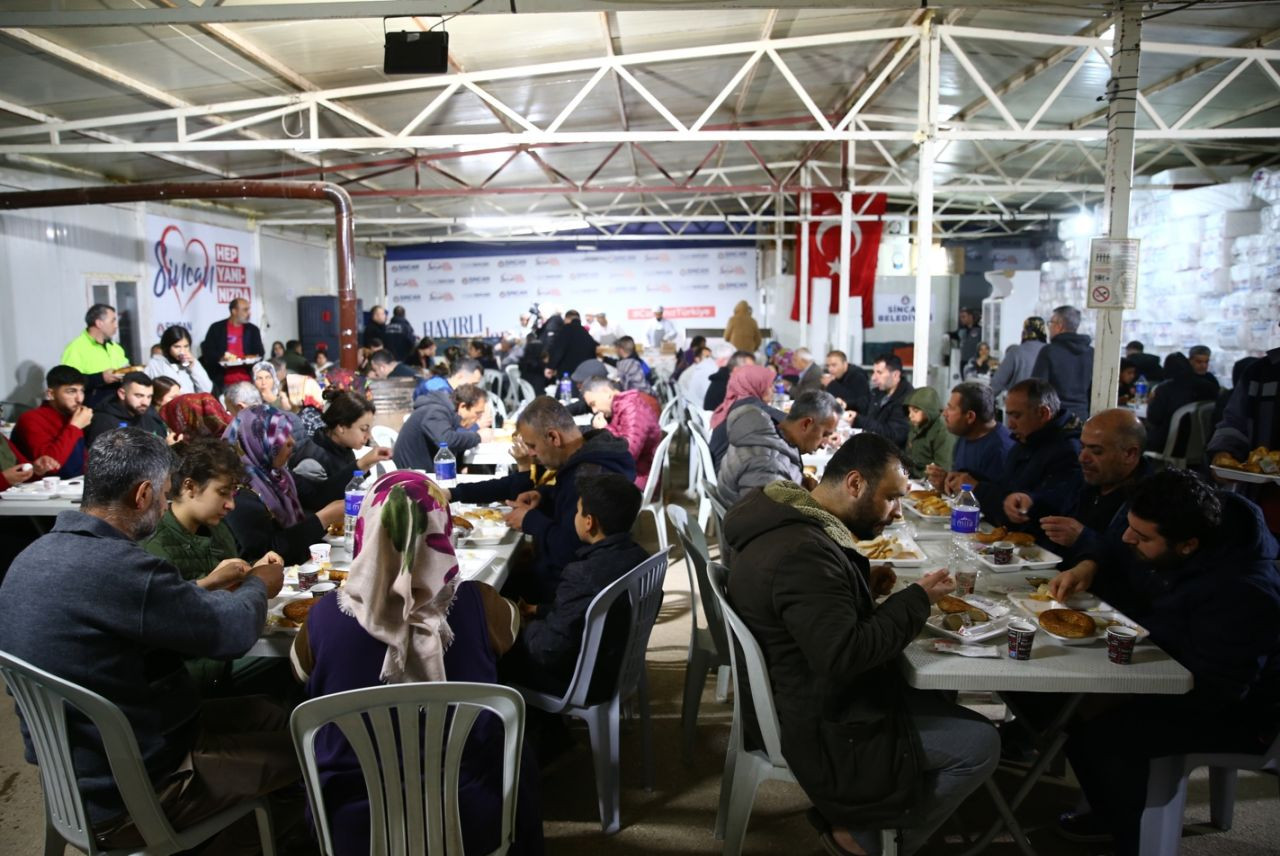 Deprem bölgesinde ilk sahur: Gemide, çadırda, konteynerde... - Sayfa 5