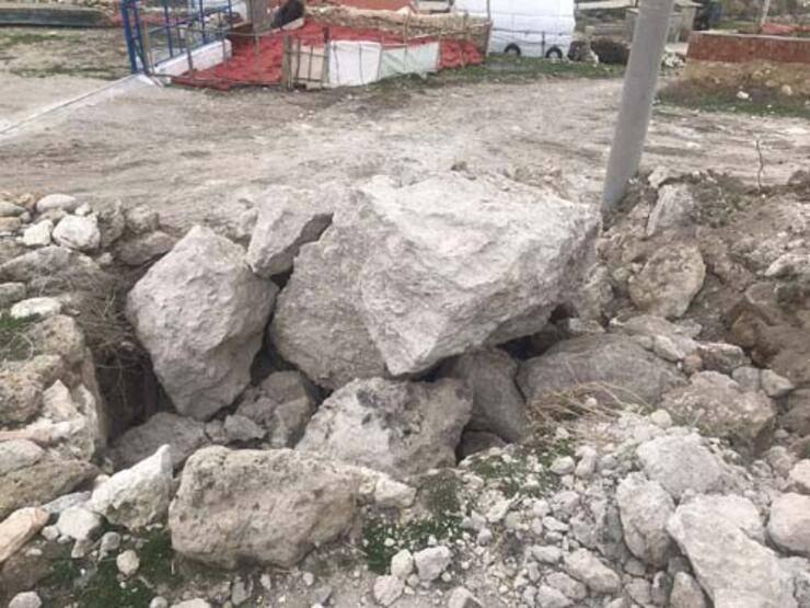 Dağdan kaya parçaları koptu! İşte fayın başladığı nokta... - Sayfa 6