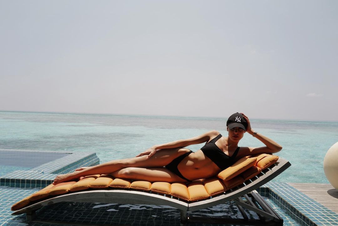 Zeynep Bastık, Dilan Çiçek Deniz, Müge Boz... Ünlüler plajlara akın etti! İşte birbirinden güzel isimlerin tatil pozları - Sayfa 7