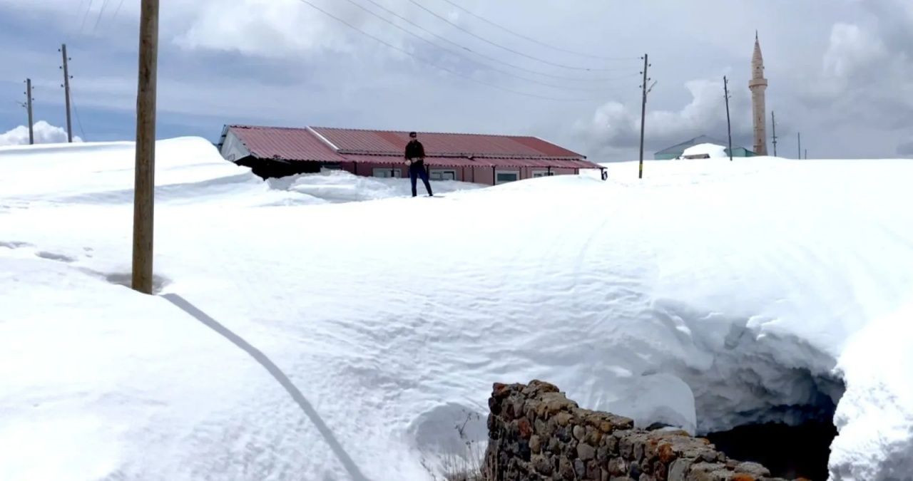 O ilimizde kar erimedi! Evler, yollar kar altında kaldı - Sayfa 5
