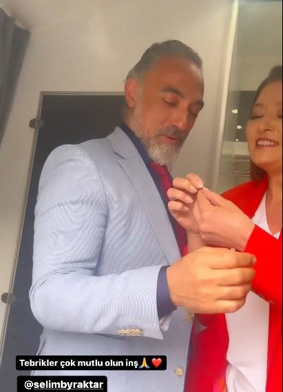 Veda Mektubu'nun Alanur ve Ziya'sından eğlenceli anlar! Nurgül Yeşilçay yeni evlenen rol arkadaşı Selim Bayraktar’a takı merasimi yaptı - Sayfa 6