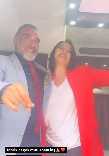 Veda Mektubu'nun Alanur ve Ziya'sından eğlenceli anlar! Nurgül Yeşilçay yeni evlenen rol arkadaşı Selim Bayraktar’a takı merasimi yaptı - Sayfa 7