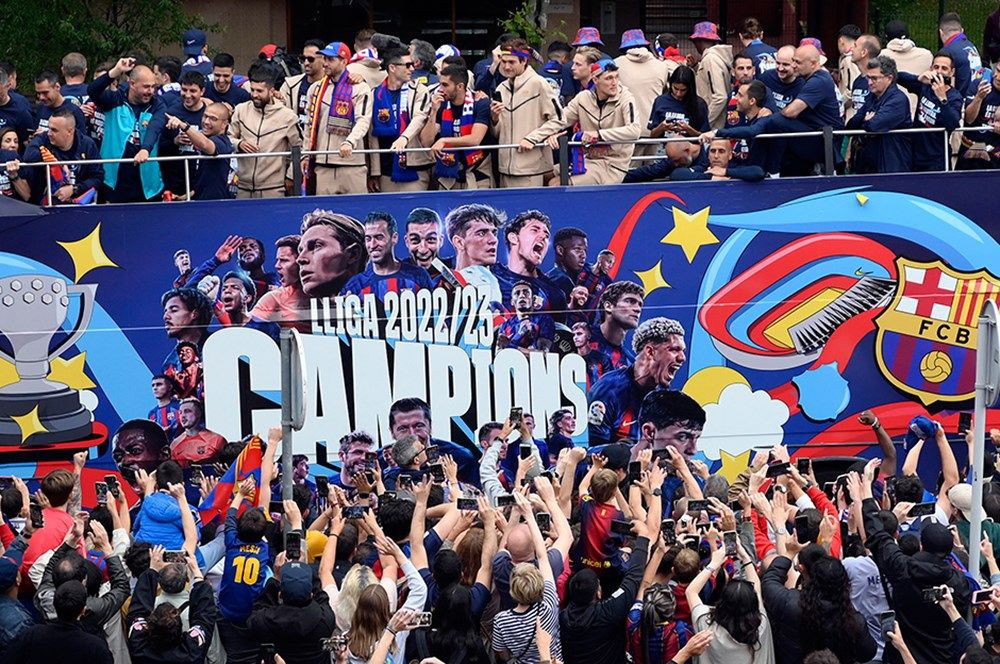 Barcelona'da La Liga şampiyonluğu coşkuyla kutlandı! - Sayfa 5