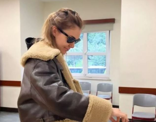 Sezen Aksu mührü elinde unuttu, Serenay Sarıkaya tarzıyla dikkat çekti - Sayfa 6