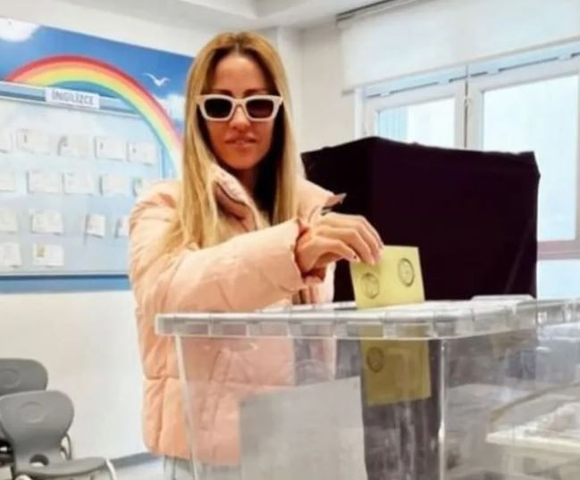 Sezen Aksu mührü elinde unuttu, Serenay Sarıkaya tarzıyla dikkat çekti - Sayfa 7